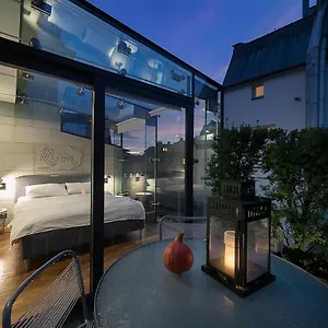 https://main-square-studio-with-terrace-air-condition.krakowhotelspoland.com